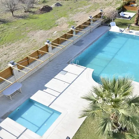 Gens Boutique Hotel *